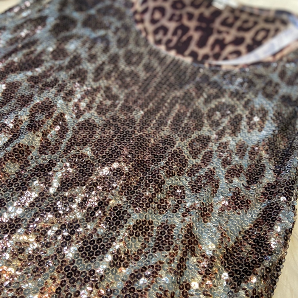 Sequin Leopard Print Women's Top - Picture 4 of 6
